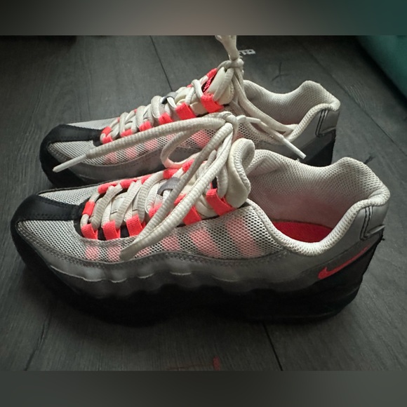Nike Air Max - Picture 1 of 5